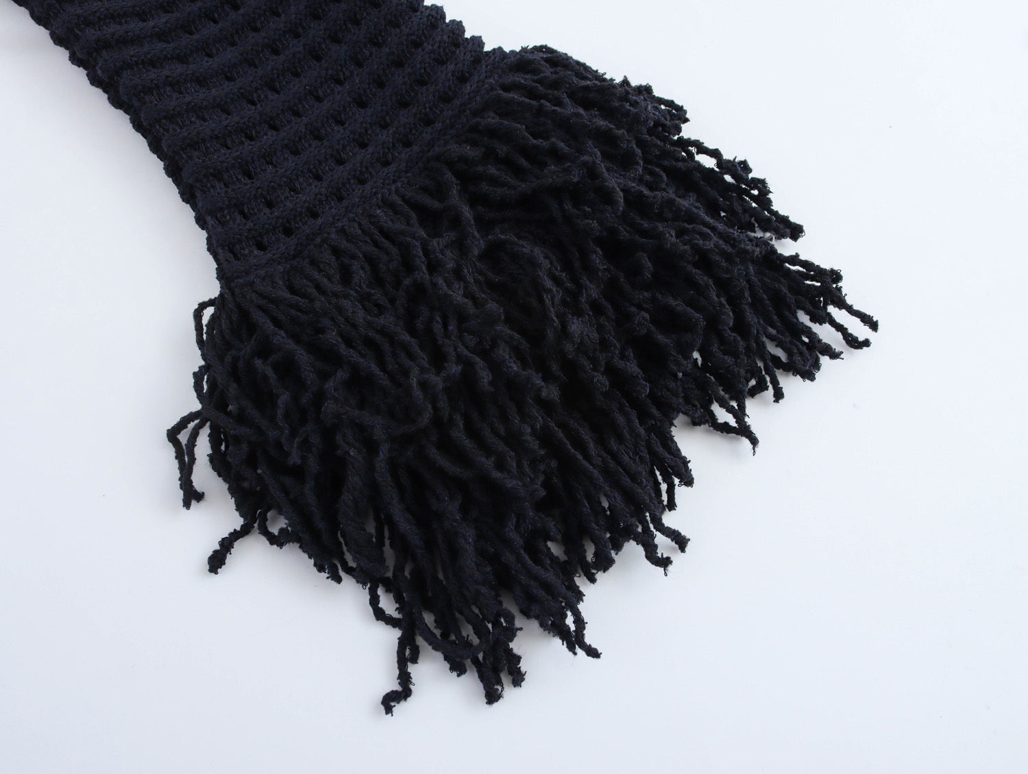 Elegantes Damen Tweed-Set – Schwarze Jacke mit Fransen & Minirock