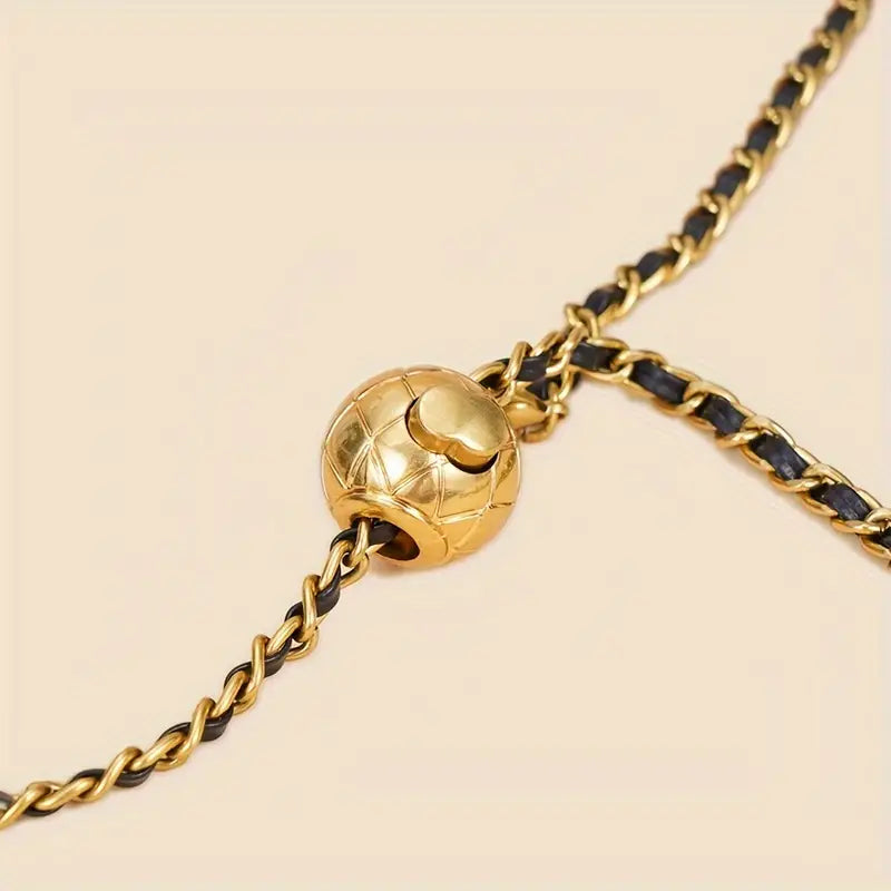 Eleganter Kettengürtel mit Mini-Tasche – Goldfarbener Statement-Gürtel