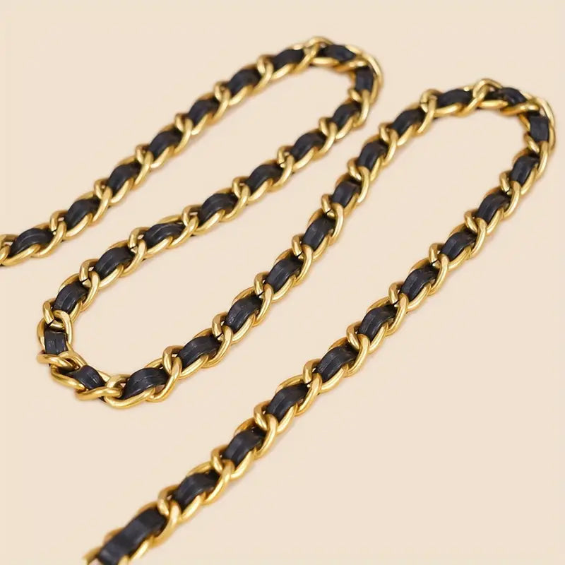 Eleganter Kettengürtel mit Mini-Tasche – Goldfarbener Statement-Gürtel