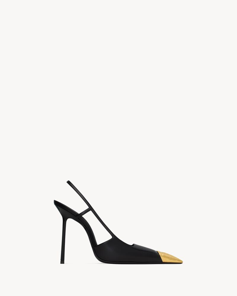 Schwarze Slingback-Pumps mit goldenem Zeh